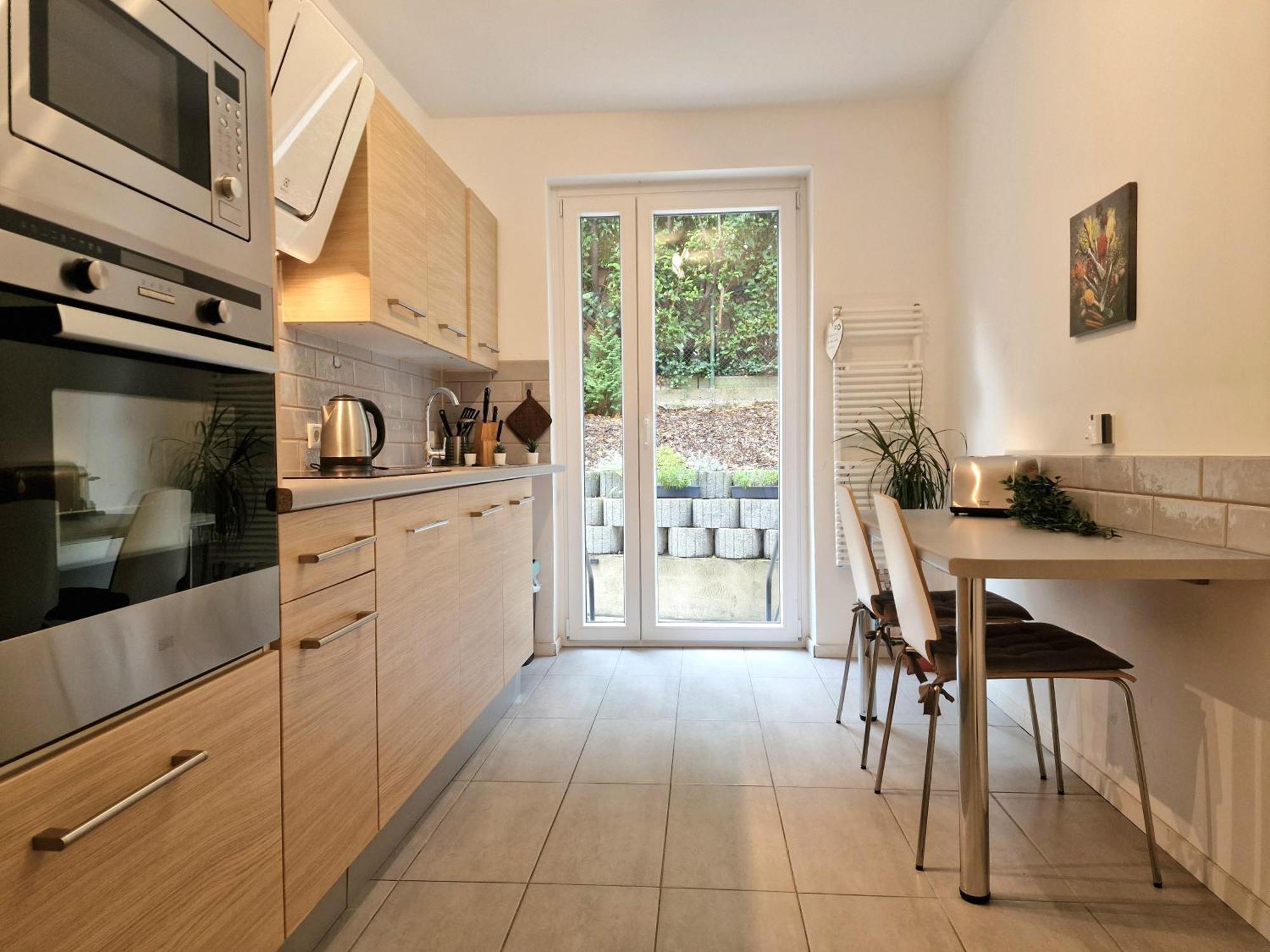 Hauptbahnhof Universitaetsklinikum Messe Evonik Apartment